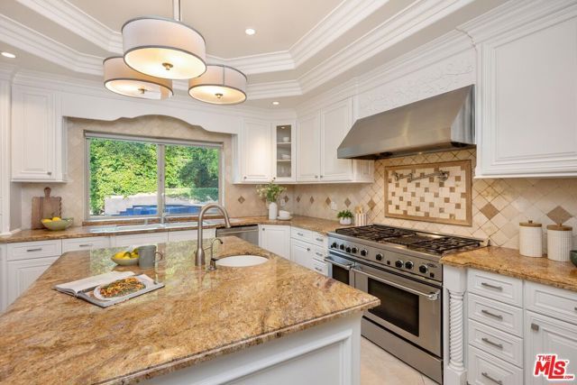 5018 Woodley Avenue, Encino (los Angeles), CA 91436