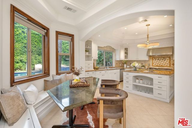 5018 Woodley Avenue, Encino (los Angeles), CA 91436