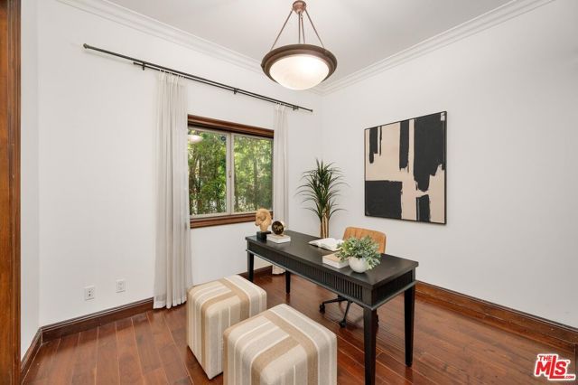 5018 Woodley Avenue, Encino (los Angeles), CA 91436