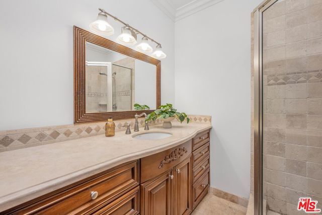 5018 Woodley Avenue, Encino (los Angeles), CA 91436