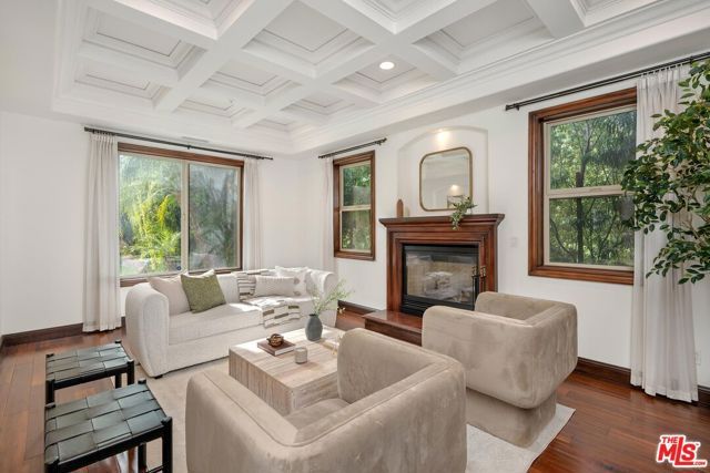 5018 Woodley Avenue, Encino (los Angeles), CA 91436