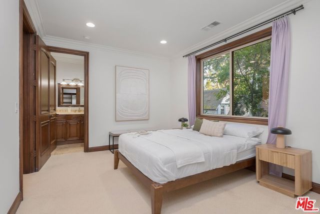 5018 Woodley Avenue, Encino (los Angeles), CA 91436