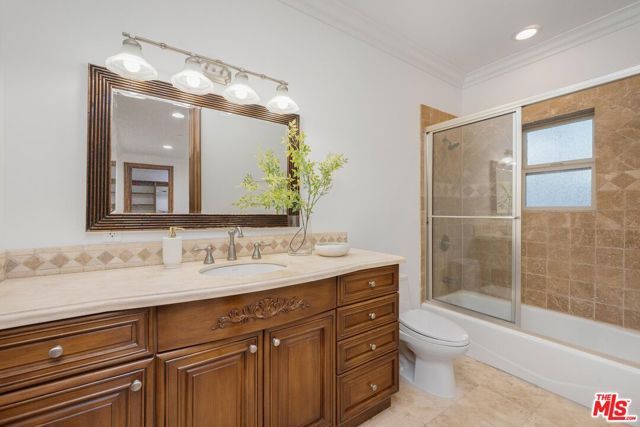 5018 Woodley Avenue, Encino (los Angeles), CA 91436