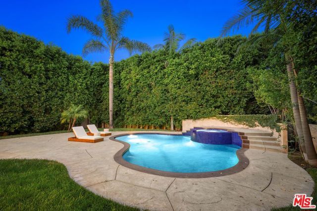 5018 Woodley Avenue, Encino (los Angeles), CA 91436