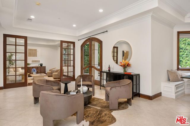 5018 Woodley Avenue, Encino (los Angeles), CA 91436