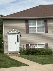 1033 Arlington Court, Warrenton, MO 63383