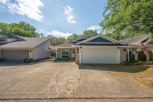 126 Golden Way, Universal City, TX 78148