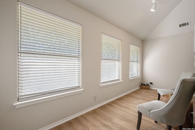 126 Golden Way, Universal City, TX 78148