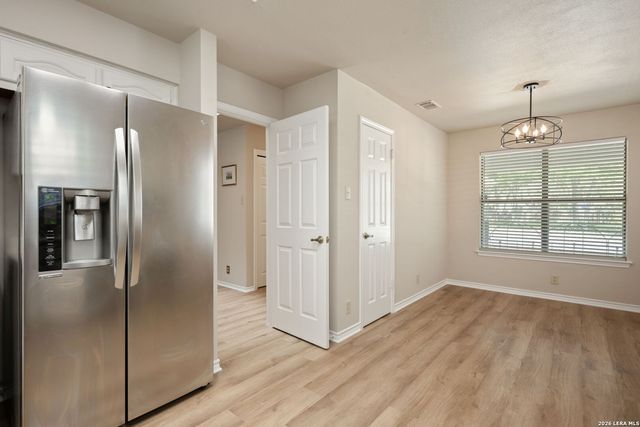 126 Golden Way, Universal City, TX 78148