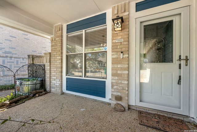 126 Golden Way, Universal City, TX 78148