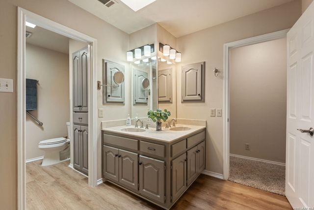 126 Golden Way, Universal City, TX 78148