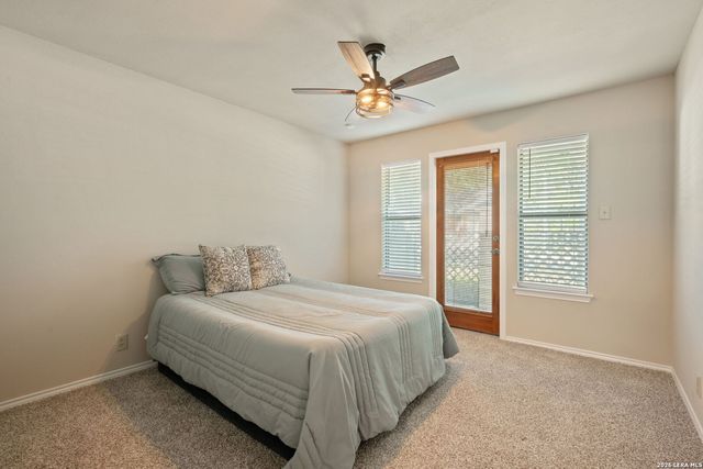 126 Golden Way, Universal City, TX 78148