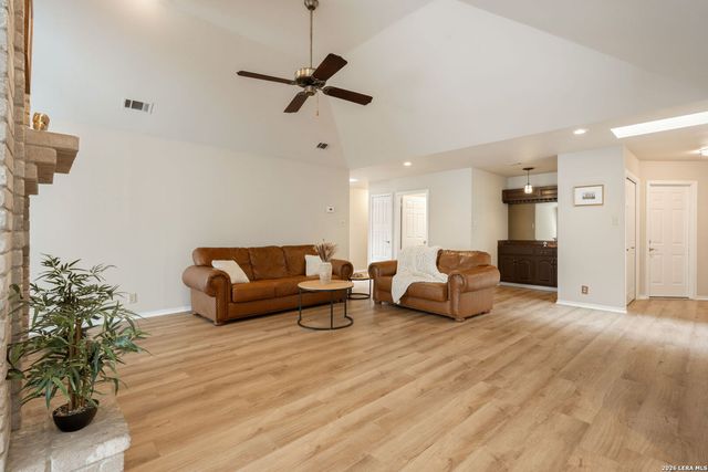 126 Golden Way, Universal City, TX 78148