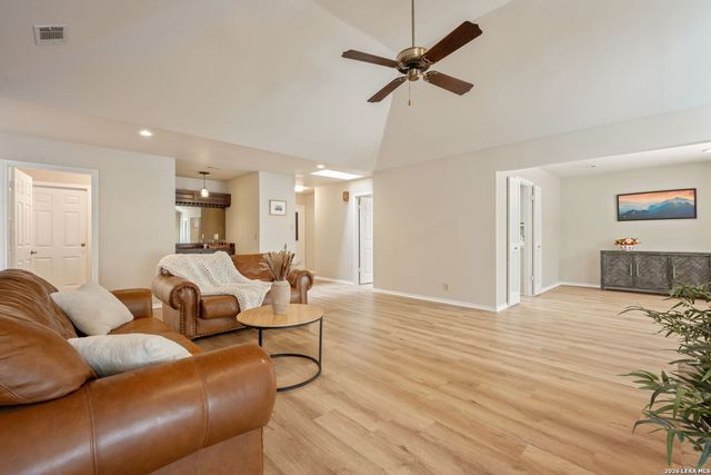 126 Golden Way, Universal City, TX 78148