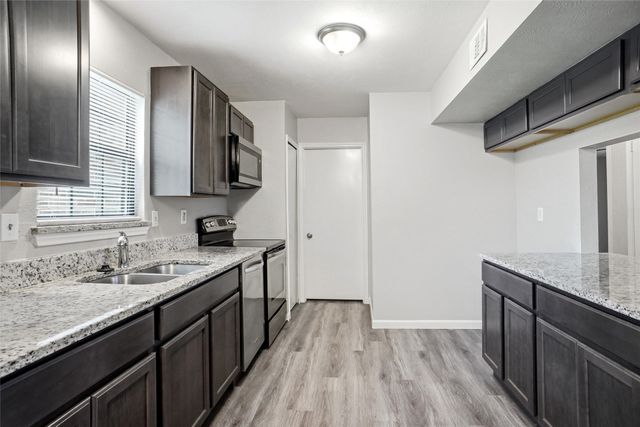 9548 Jennie Lee Lane, Dallas, TX 75227