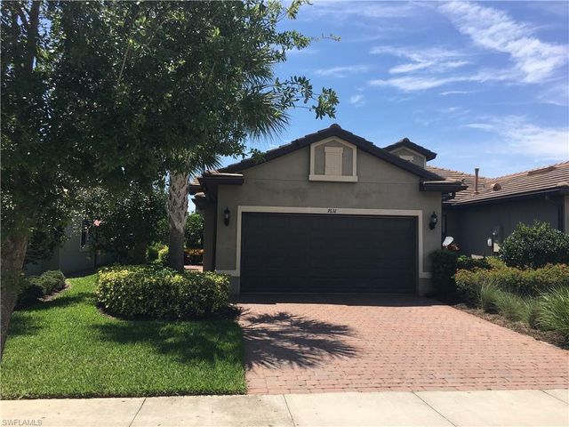 7631 Jacaranda LN, Naples, FL 34114