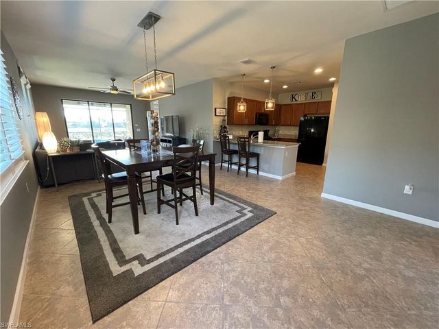 7631 Jacaranda LN, Naples, FL 34114