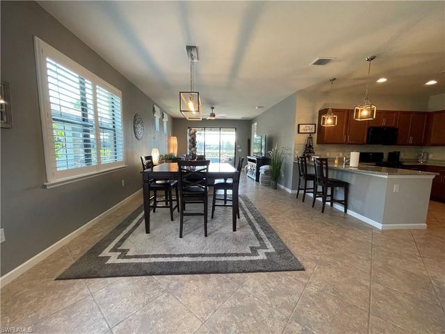 7631 Jacaranda LN, Naples, FL 34114
