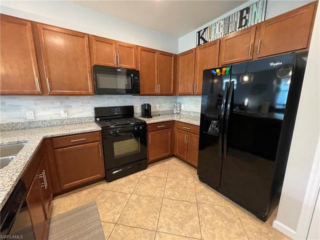 7631 Jacaranda LN, Naples, FL 34114