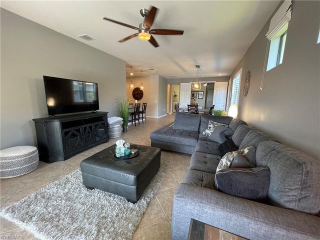 7631 Jacaranda LN, Naples, FL 34114
