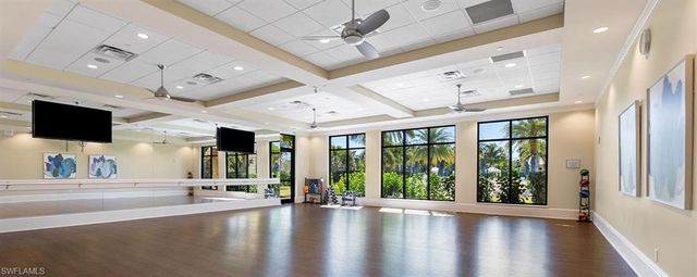 7631 Jacaranda LN, Naples, FL 34114