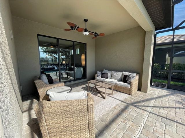 7631 Jacaranda LN, Naples, FL 34114