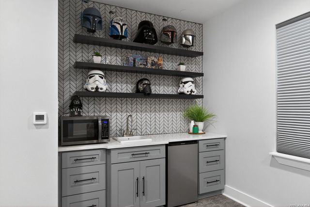 10770 MESQUITE FLT, Helotes, TX 78023