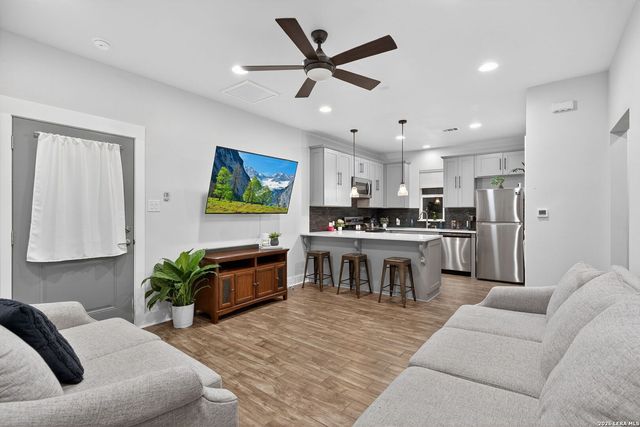 10770 MESQUITE FLT, Helotes, TX 78023