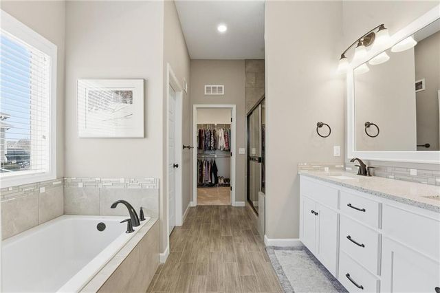 109 SE Riley Street, Blue Springs, MO 64064