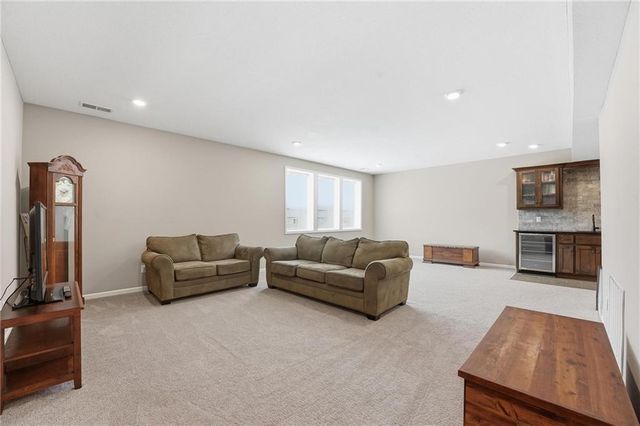 109 SE Riley Street, Blue Springs, MO 64064