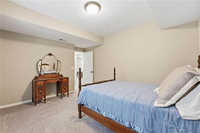 109 SE Riley Street, Blue Springs, MO 64064