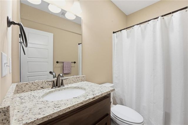 109 SE Riley Street, Blue Springs, MO 64064