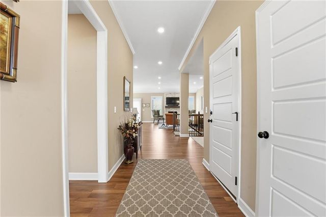 109 SE Riley Street, Blue Springs, MO 64064