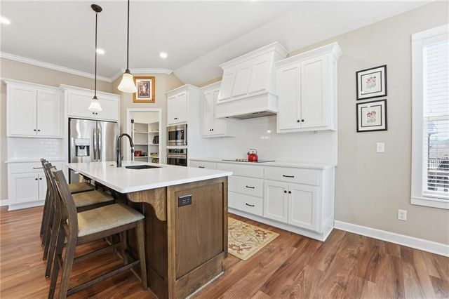 109 SE Riley Street, Blue Springs, MO 64064