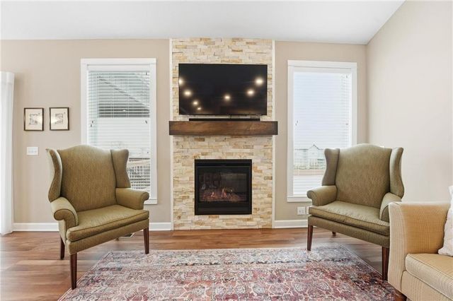 109 SE Riley Street, Blue Springs, MO 64064