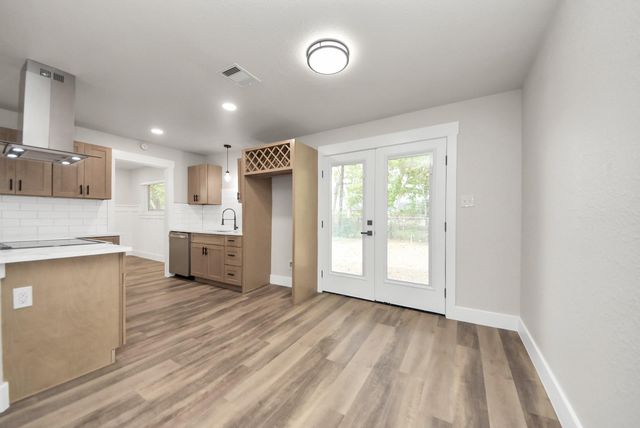 5523 Elm Tree Drive, Houston, TX 77048