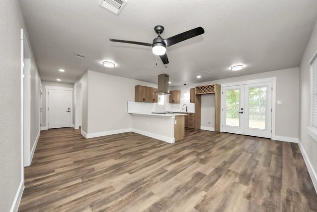 5523 Elm Tree Drive, Houston, TX 77048