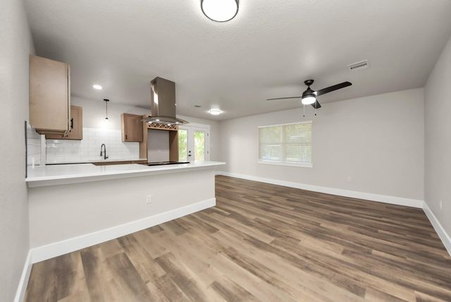 5523 Elm Tree Drive, Houston, TX 77048