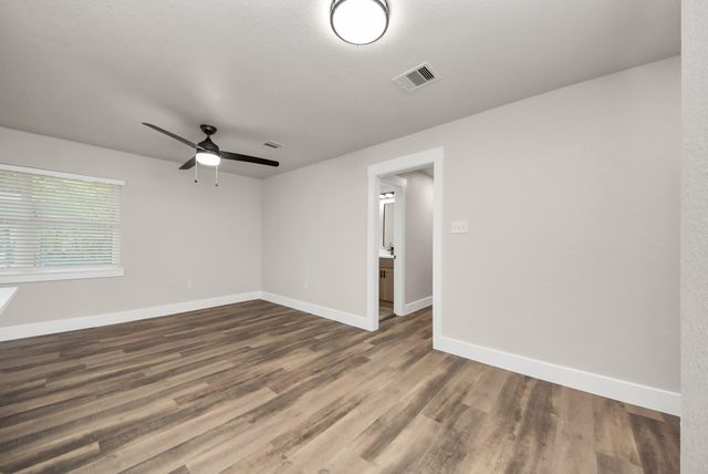 5523 Elm Tree Drive, Houston, TX 77048