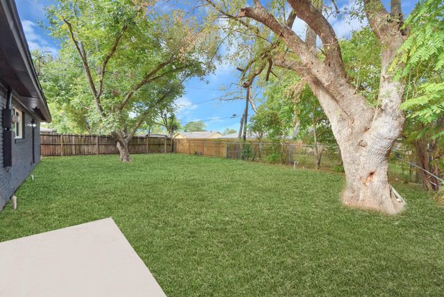 5523 Elm Tree Drive, Houston, TX 77048
