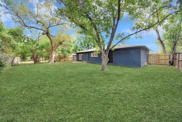 5523 Elm Tree Drive, Houston, TX 77048