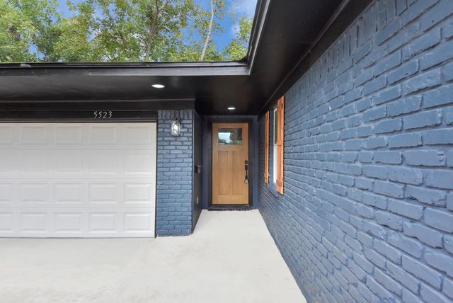 5523 Elm Tree Drive, Houston, TX 77048