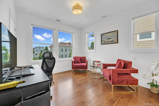 51 Island Point, Bronx, NY 10464