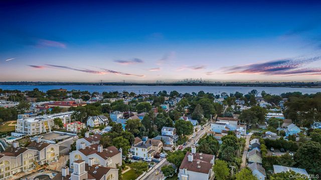 51 Island Point, Bronx, NY 10464