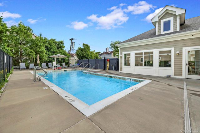 51 Island Point, Bronx, NY 10464