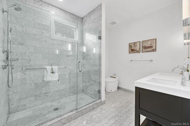 51 Island Point, Bronx, NY 10464