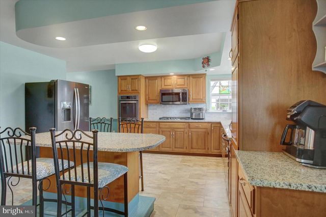 6612 MOULSTOWN RD E, Hanover, PA 17331
