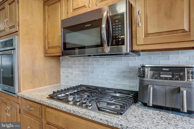 6612 MOULSTOWN RD E, Hanover, PA 17331
