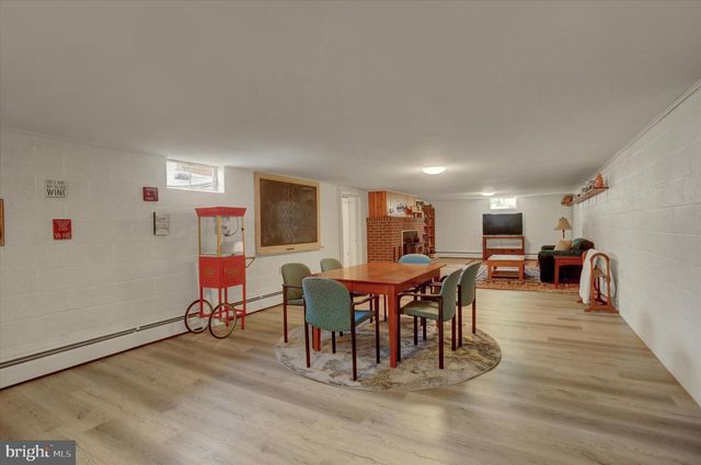 6612 MOULSTOWN RD E, Hanover, PA 17331