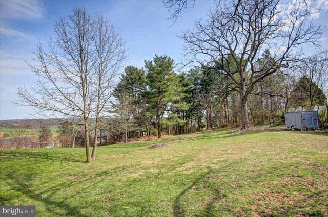 6612 MOULSTOWN RD E, Hanover, PA 17331